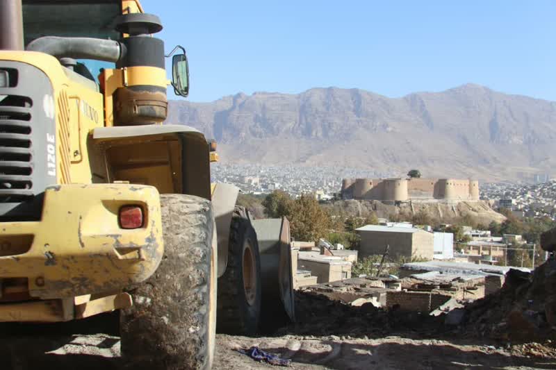تخریب اماکن متروکه شهر خرم آباد