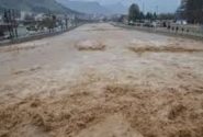 طغیان رودخانه کشکان راه ارتباطی ۵ روستا در شهرستان معمولان را مسدود کرد